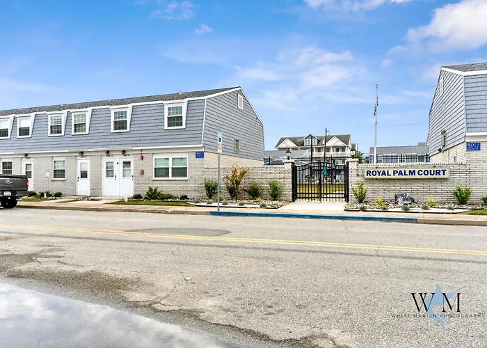 Cozy 2nd Floor Bayside Condo, Steps To Pool & Beach! Apartment
